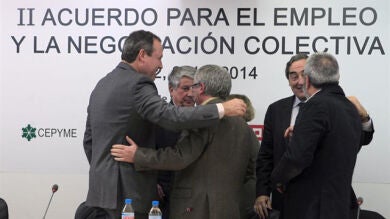 La CEOE, CCOO y UGT rechazan la bajada salarial propuesta por el FMI