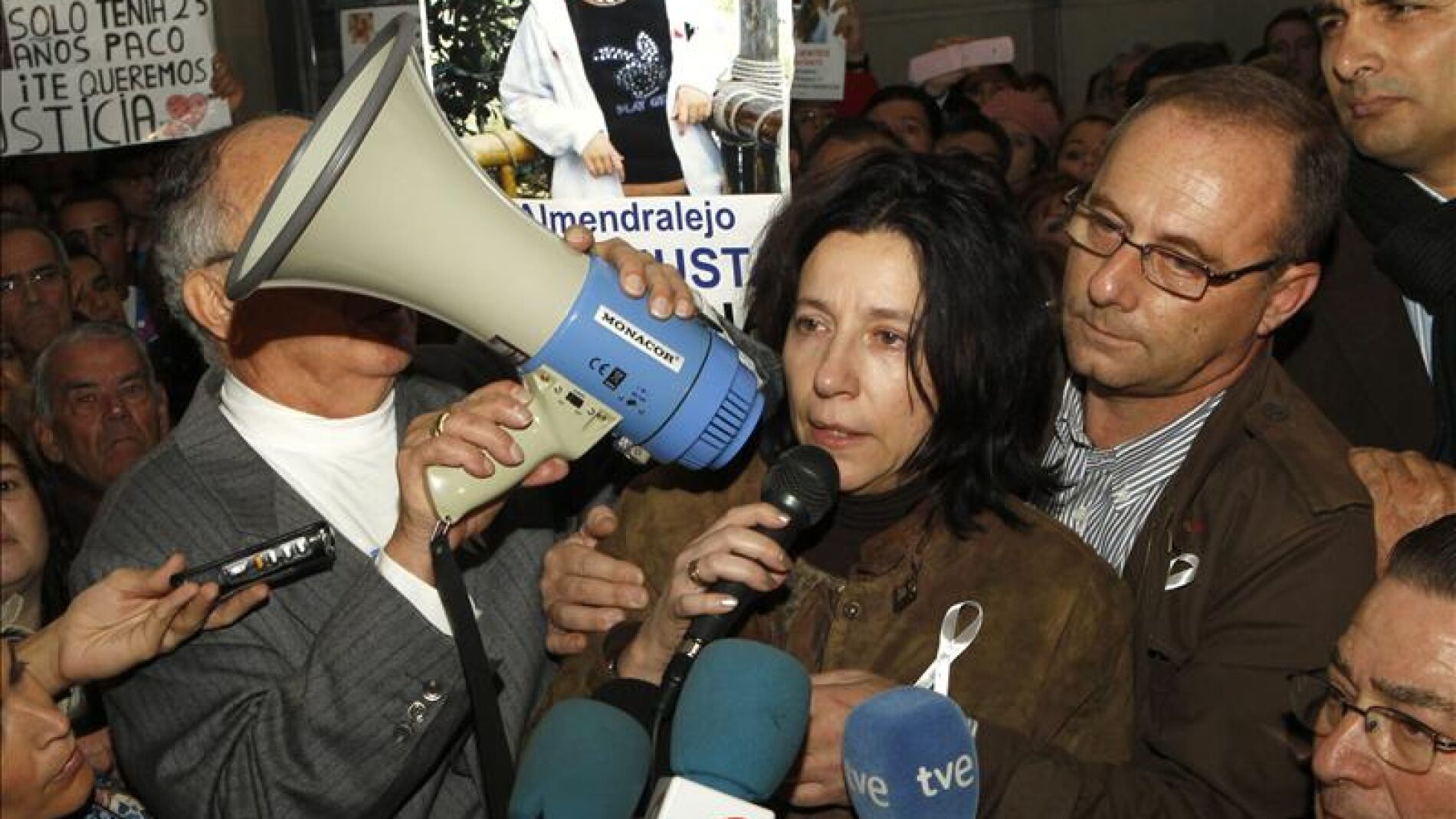 Los padres de Marta del Castillo, en una manifestaci&oacute;n