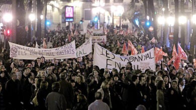 La manifestación contra los recortes en Valencia se torna en protesta contra Camps