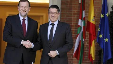 Mariano Rajoy junto a Patxi López Mariano Rajoy junto a Patxi López