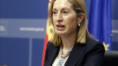 Ana Pastor convoca a Iberia y Sepla para abordar la huelga de pilotos