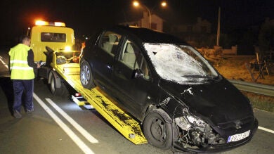 Provoca un accidente bajo los efectos del alcohol y culpa a un gato
