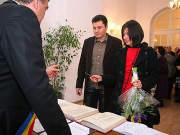 Boda civil en un ayuntamiento de España