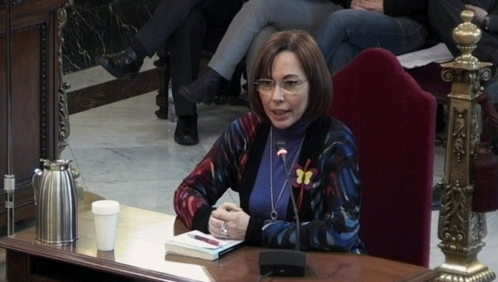 Josefina Musulén, de la Asociación Amparo Poch, durante su testimonio en el Tribunal Supremo