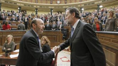 El PP pierde dos puntos pero mantiene una amplia ventaja sobre el PSOE tras los ajustes