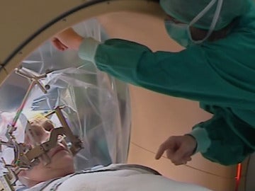 Operación a enfermos de Parkinson