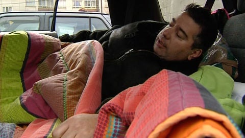 Camionero vive con su familia en un coche