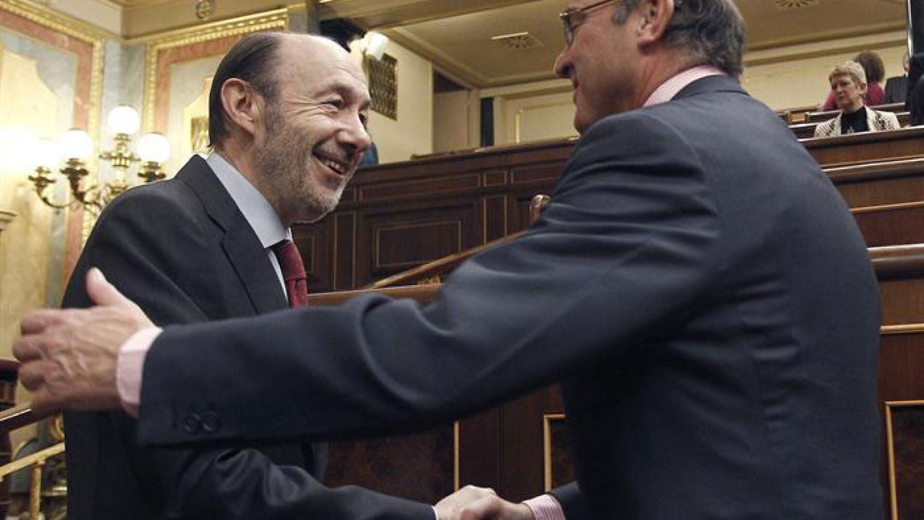 Rubalcaba saluda a De Guindos