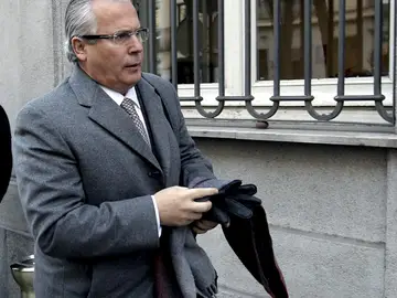 Garzón, a su entrada en el Tribunal Supremo Garzón, a su entrada en el Tribunal Supremo