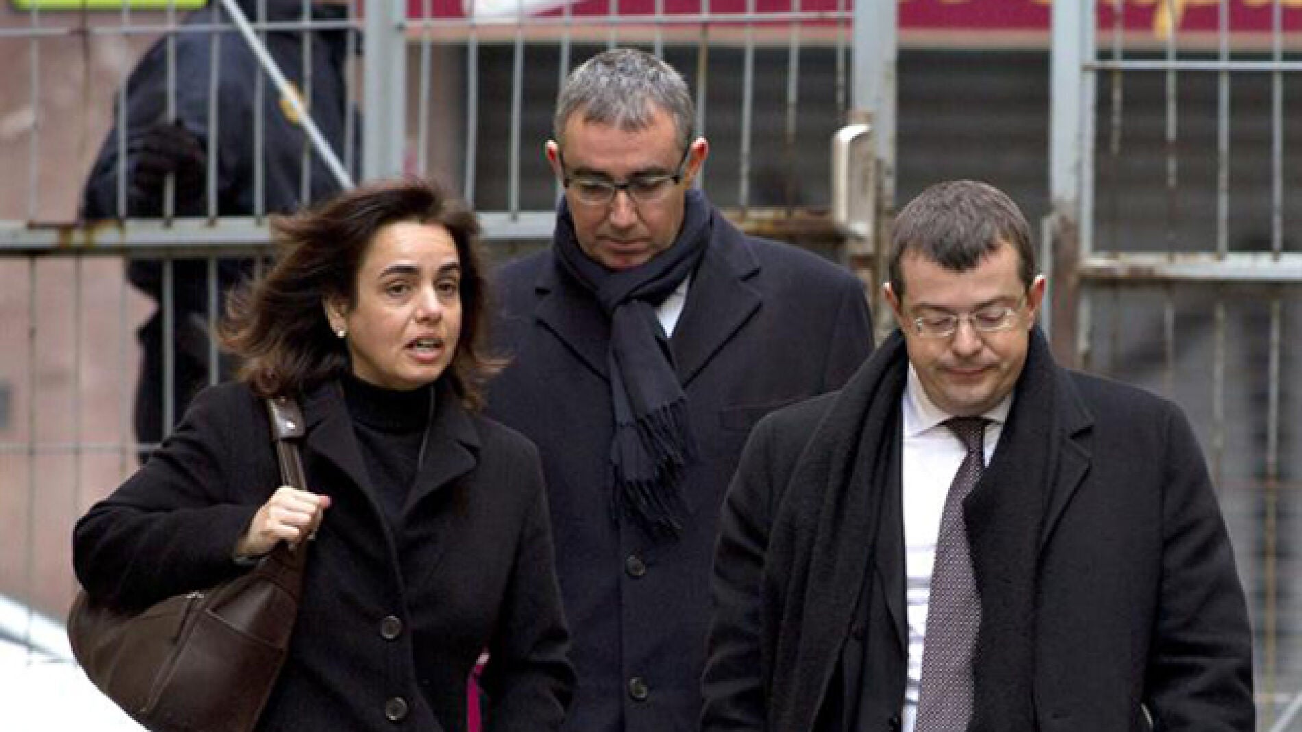 Diego Torres y su esposa, Ana Mar&iacute;a Tejeiro, junto a su abogado