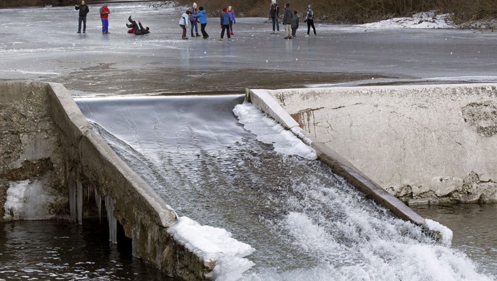 El río Esca helado