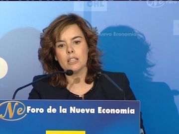 La vicepresidenta dice que es una reforma para los parados, las pymes y los jóvenes