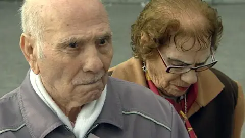 Juicio a dos ancianos por robar una lata de anchoas Juicio a dos ancianos por robar una lata de anchoas