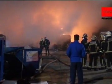 Incendio en un polígono de Alcalá de Henares