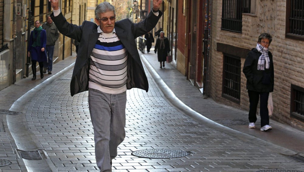 Montes Neiro por las calles de Granada
