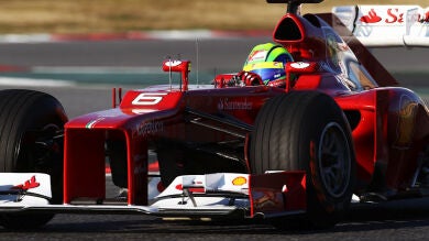 Kobayashi se luce con el Sauber en la última sesión en Montmeló