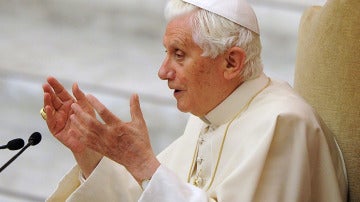 El papa Benedicto XVI durante una audiencia en el Vaticano