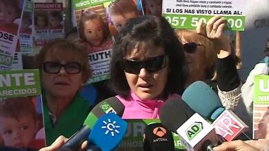 Unas 300 personas piden en bicicleta en Huelva que aparezcan Ruth y José