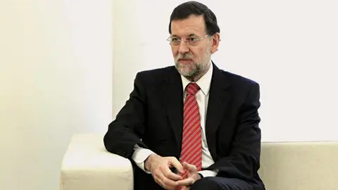 Rajoy en un momento de su reunión con Barcina Rajoy en un momento de su reunión con Barcina
