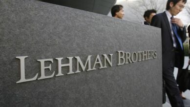 Más paro, menos salario y una banca concentrada: la herencia de Lehman Brothers diez años después de su quiebra