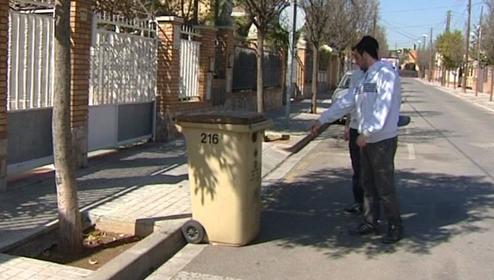 Cubo de basura en Terrasa