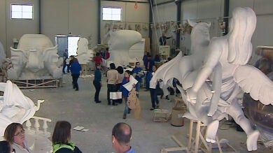 Un artista deja 'plantadas' a cinco comisiones falleras al huir sin terminar sus trabajos