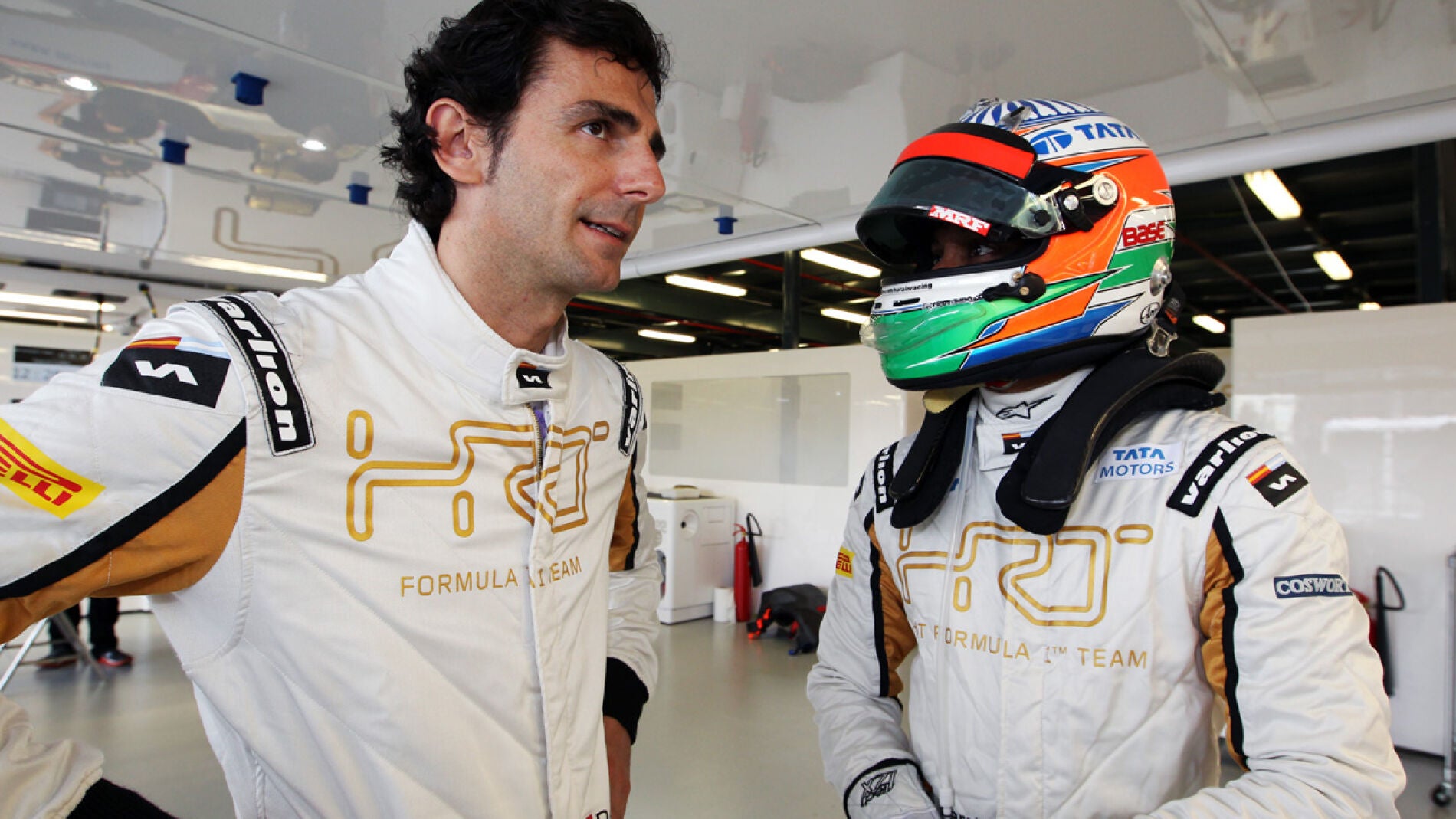 De la Rosa conversa con Karthikeyan