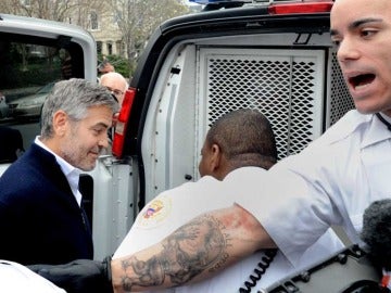 George Clooney detenido 