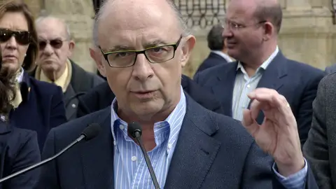 Cristóbal Montoro, ministro de Hacienda Cristóbal Montoro, ministro de Hacienda