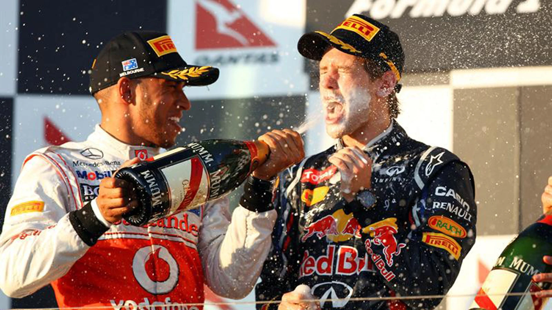 Hamilton celebra con Vettel la victoria