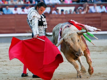 Julio Aparicio, en pase de muleta