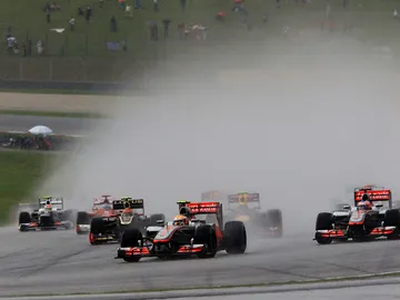 Lluvia sobre el circuito malayo Lluvia sobre el circuito malayo
