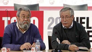 La 'cumbre social' creada por los sindicatos estudia una huelga general ciudadana