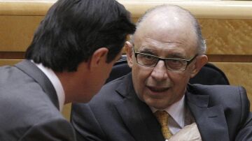 n el ministro de Hacienda, Cristóbal Montoro