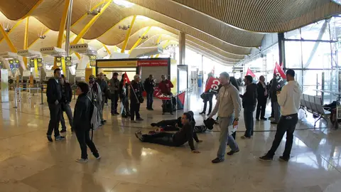 Sindicalistas permanecen en la T4 Sindicalistas permanecen en la T4