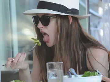 Anne Hathaway tendrá que adelgazar nueve kilos Anne Hathaway tendrá que adelgazar nueve kilos