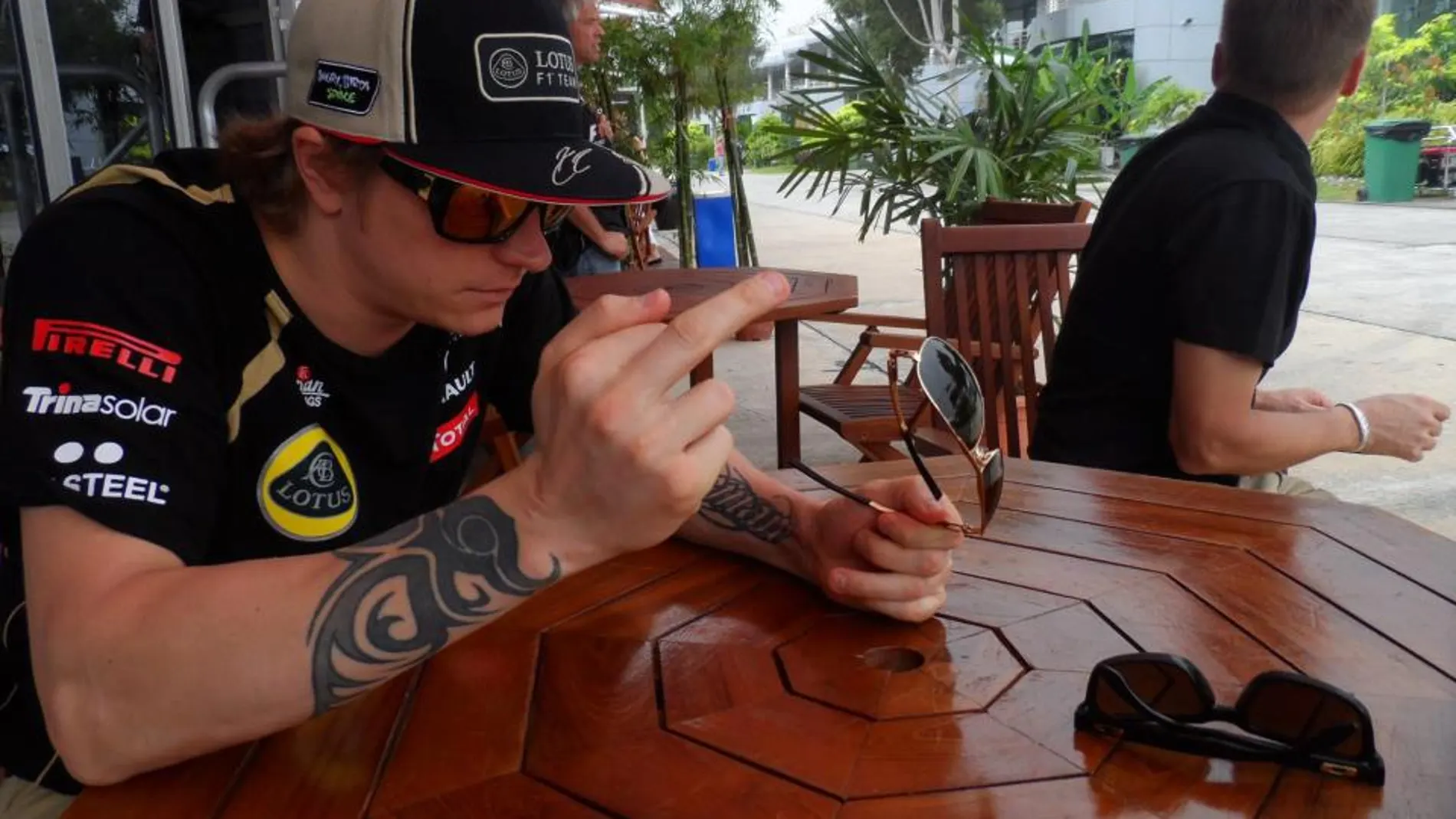 Kimi Raikkonen bromea en Malasia