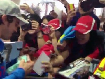 Fernando Alonso a su llegada a China