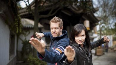 Vettel filma un corto de Kung Fu junto a la actriz de Hollywood Celina Jade