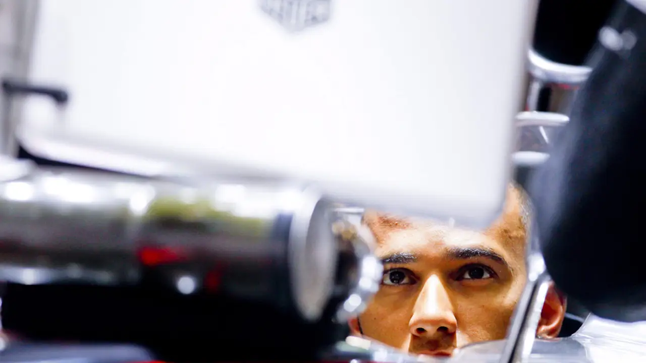 Hamilton manda en los primeros libres de China