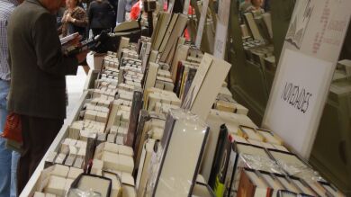 Actividades, rosas y libros con descuentos conmemoran el Día del Libro 