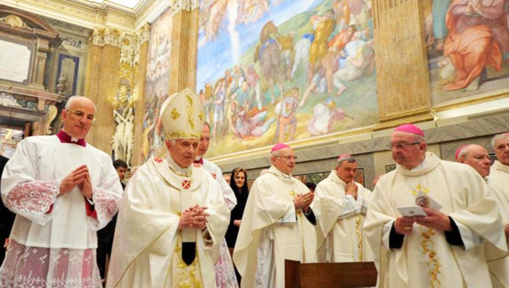  Benedicto XVI celebra su 85 cumpleaños entre rumores de empeoramiento de su salud