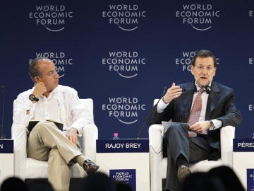 Rajoy se explica junto a Felipe Calderón en México