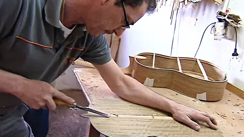 Un taller artesano de fabricación de guitarras Un taller artesano de fabricación de guitarras