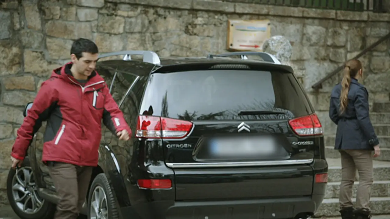 ¿Cuál es la matrícula del coche que conduce Nacho?