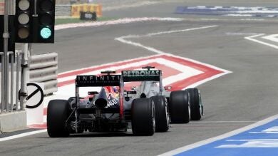 Rosberg y Red Bull se postulan para lograr la pole en Bahréin; Alonso décimo
