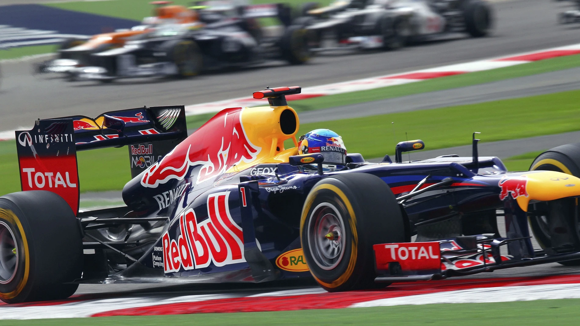 Vettel rueda en Bahréin