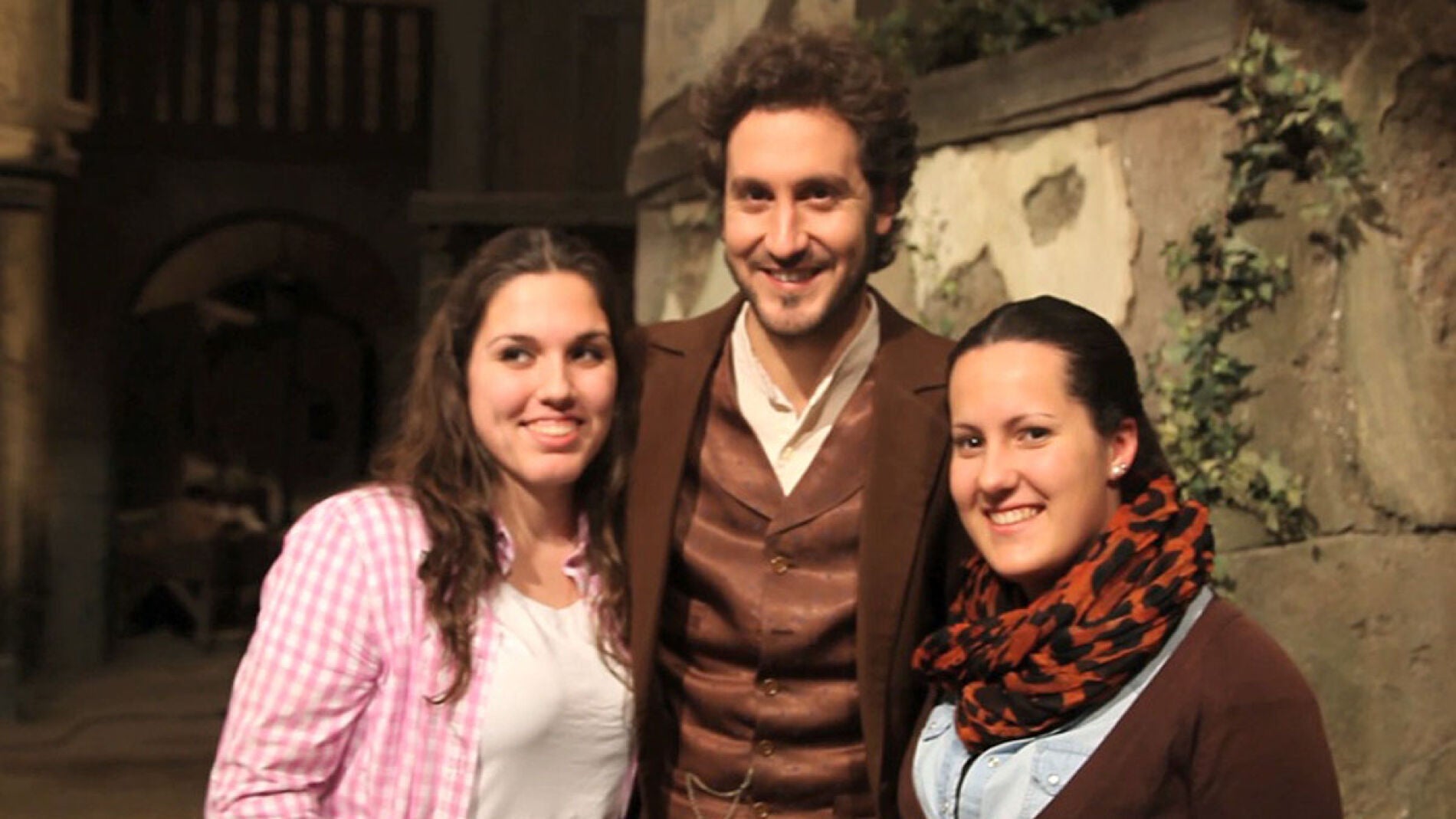 La ganadora del concurso disfruta de un d&iacute;a de rodaje en Puente Viejo 