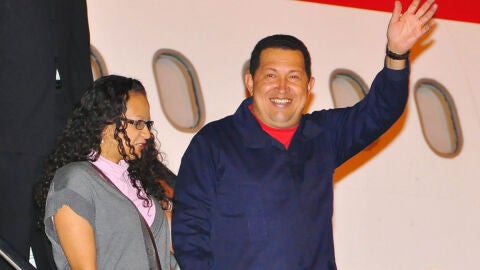 Hugo Ch&aacute;vez a su llegada a Venezuela