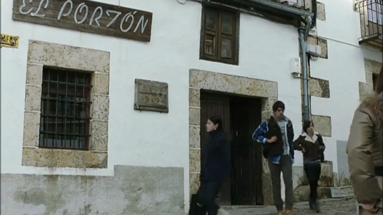 ¿Qué pintan en la pared del bar?
